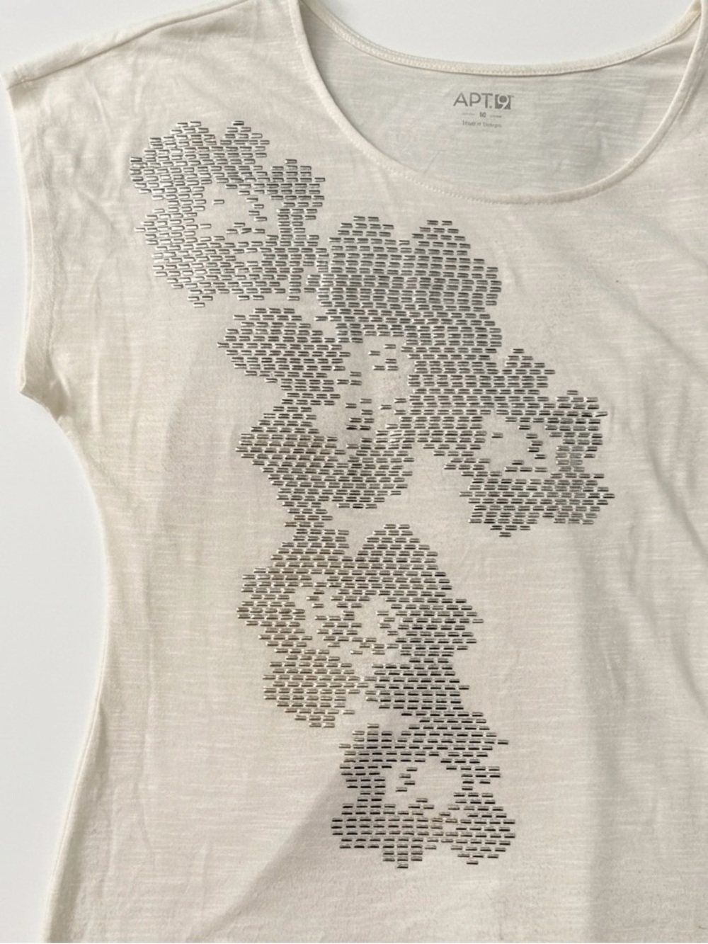Apt. 9 Cream Tee with Gray Floral Metallic Print - Picture 4 of 8